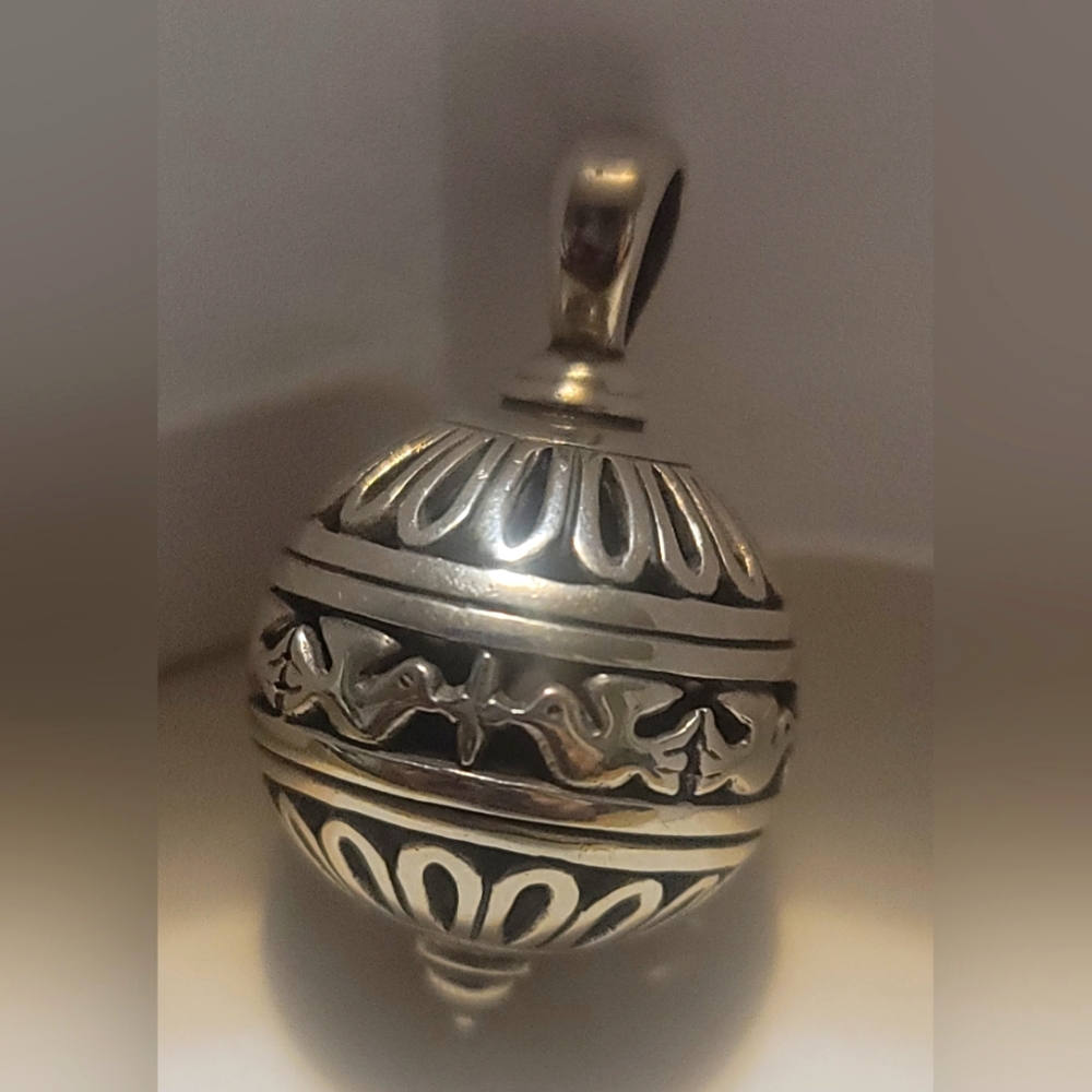 Retired James Avery Sterling Silver Christmas Ornament Pendant/Charm